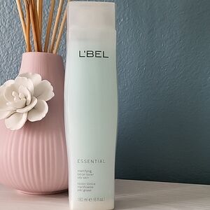Essential Mattifying Lotion Toner - White
